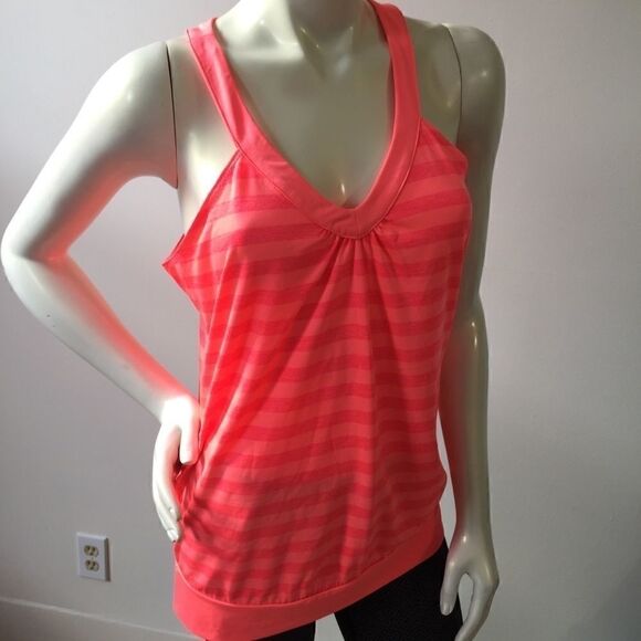 Old Navy Coral color active keyhole back Top - Picture 2 of 7